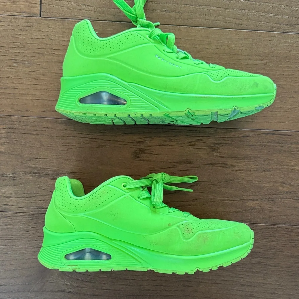 Skechers bold neon